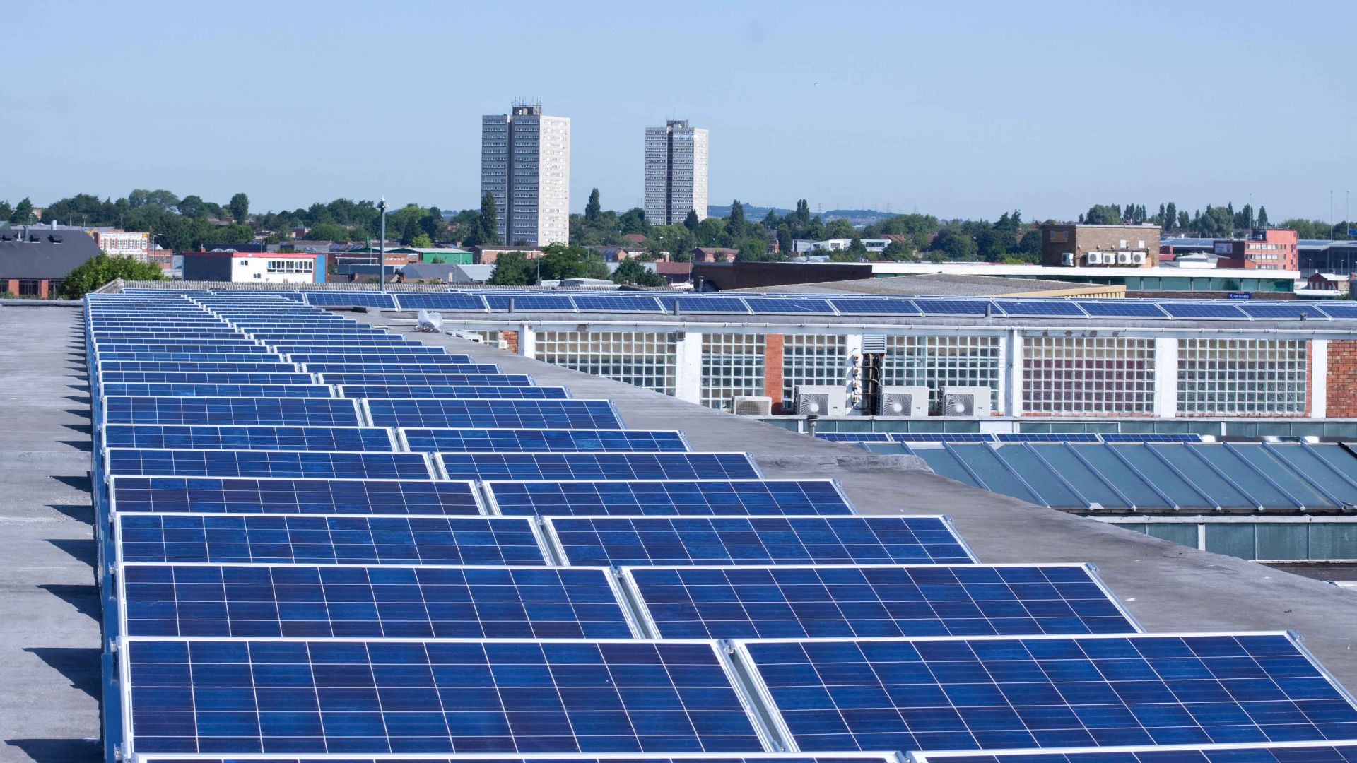 ¿Se pueden vender grandes excedentes energéticos generados por el autoconsumo_ - Enaltia Solar
