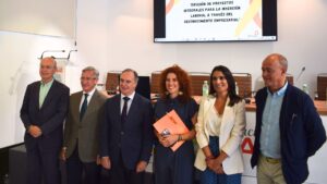 Enaltia Solar, Premio Innovación Empresarial por la Asociación Albores. Encuentro celebrado en la sede de Fundación MAS.