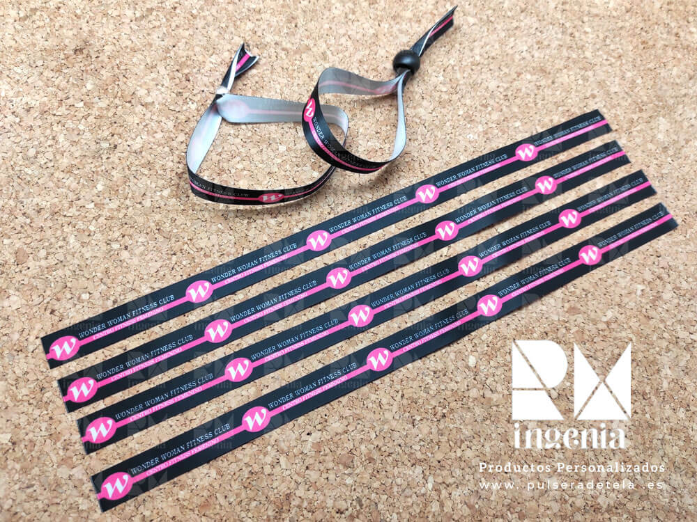pulseras-de-tela-personalizadas-para-deportes-pulseradetela_Wonder-Woman-Fitness-Club