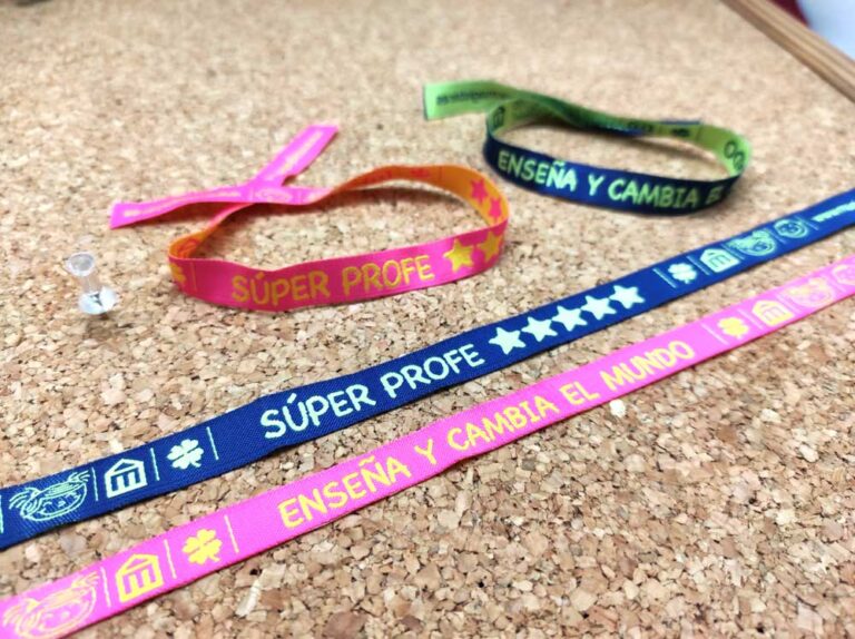 Pulsera personalizada para colegios